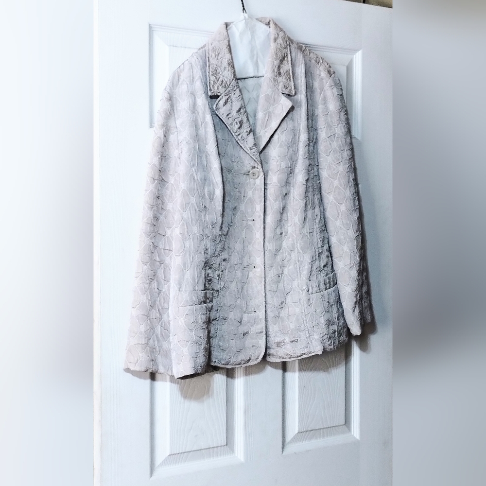 Croft & Barrow off white jacket